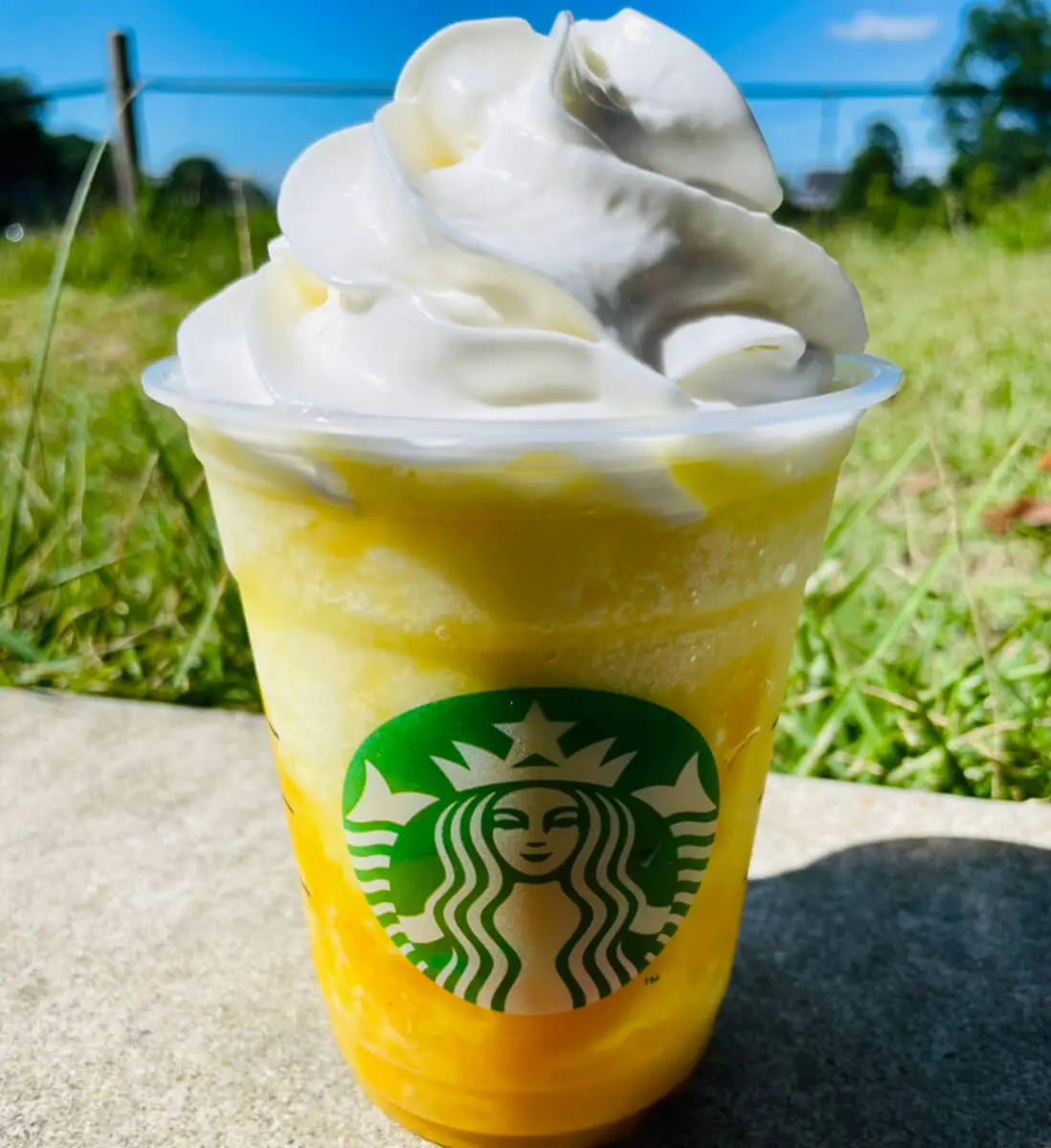 GOパイナップルフラペチーノ